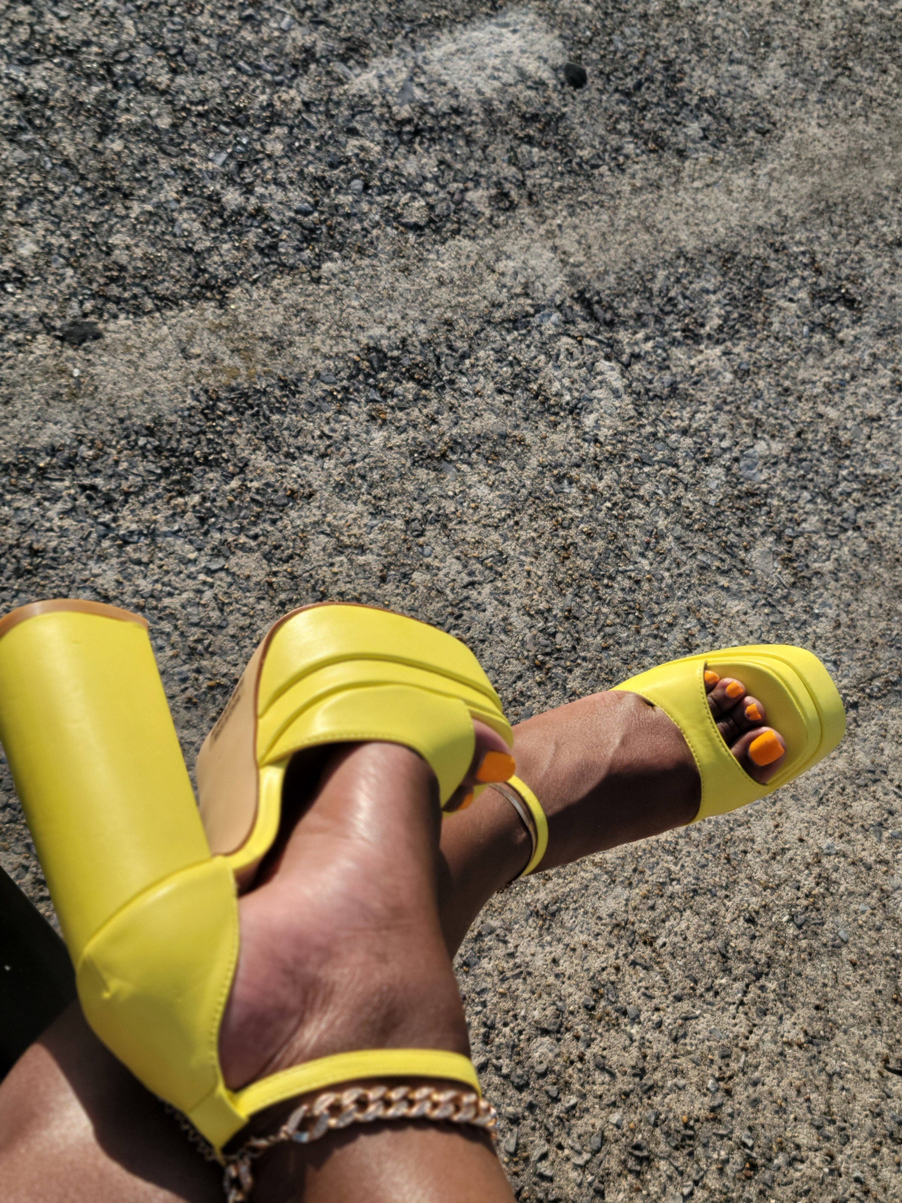 Bumble Bee Chunky Heel